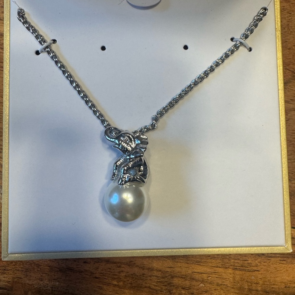 Charter Club Necklace with Elephant & Pearl pendandt